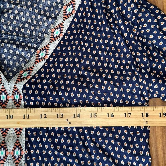 Thml Women’s Blue Print W/Embroidered Trim Boho Blouse 100% Rayon Size Med NEW - Picture 6 of 7